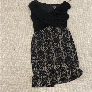 Adriana Papell Black and Tan Sweetheart Sheath Mini Dress